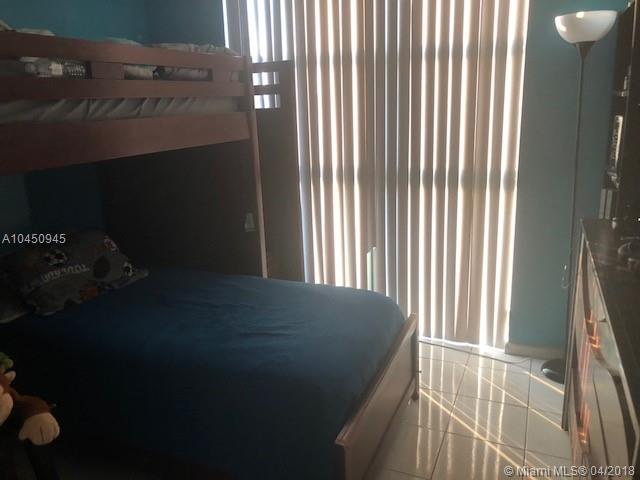 INTERNATIONAL PARK I COND - Residential