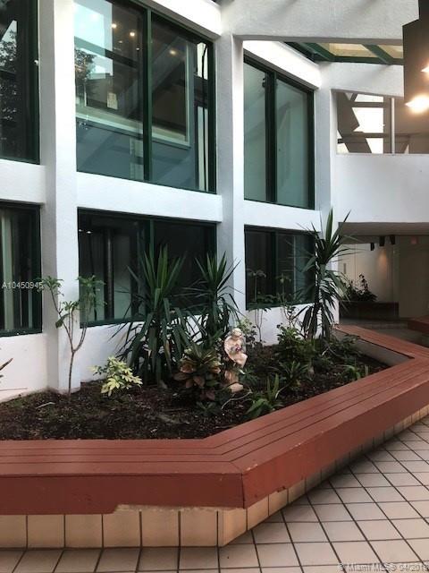 INTERNATIONAL PARK I COND - Residential