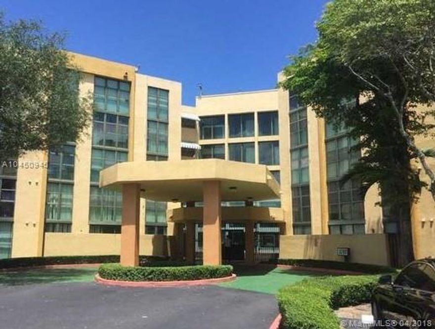 International Park condo is in a very convenient location, close to Florida Turnpike, Florida International University, shopping centers, restaurants, theater and 24hr Sedano supermarket. The condo has a swimming pool anD a recreation area. The unit is a 3/2 split plan, very luminous, with double front door, tile throughout, crown molding, laundry room, walk-in closet in master bedroom, balcony , newer A/C unit, 2 assigned parking spaces.