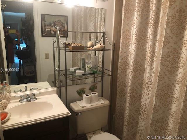 INTERNATIONAL PARK I COND - Residential