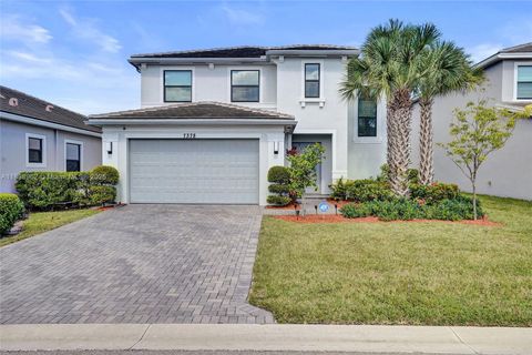 7378 Stella Ln Lake Worth FL 33463