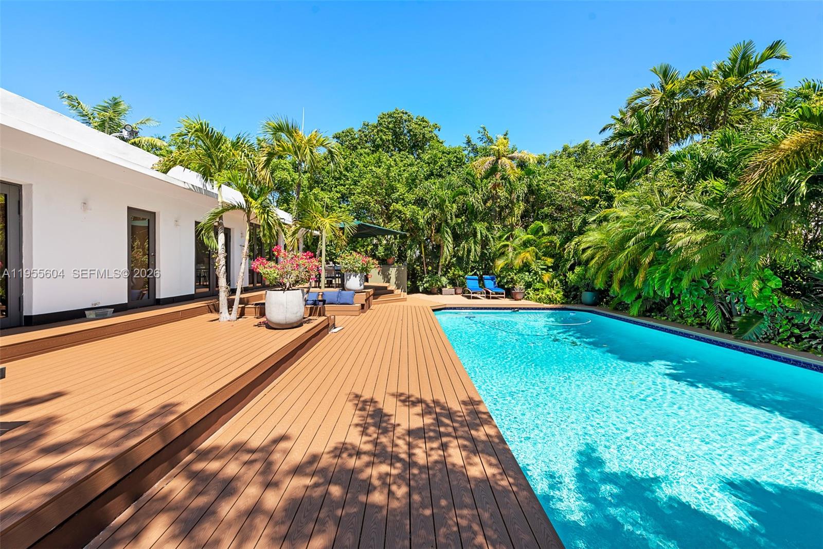 SUNSET ISLANDS-ISLAND NO - Residential