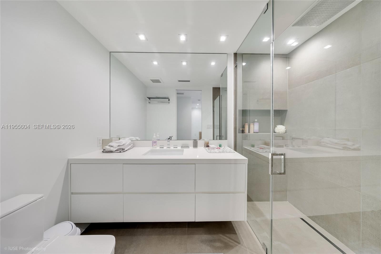 SUNSET ISLANDS-ISLAND NO - Residential