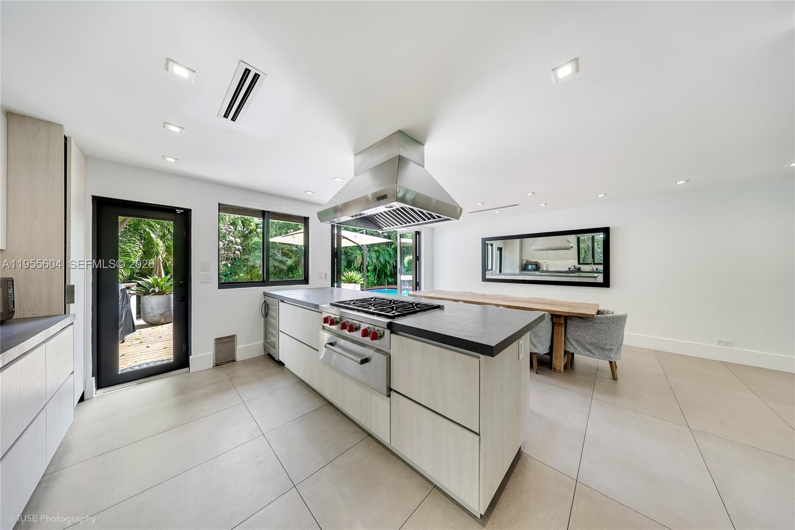 SUNSET ISLANDS-ISLAND NO - Residential