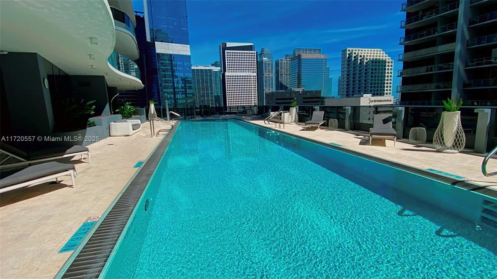 Miami, Florida 33131, United States, 3 Bedrooms Bedrooms, ,4 BathroomsBathrooms,Residential,Active,21098