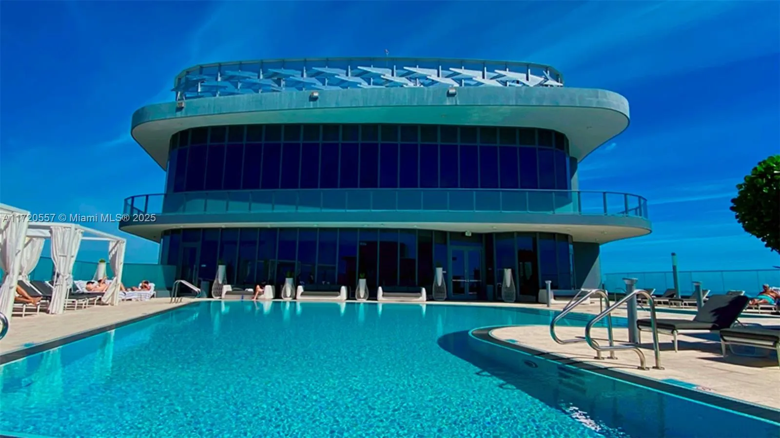 Miami, Florida 33131, United States, 3 Bedrooms Bedrooms, ,4 BathroomsBathrooms,Residential,Active,21098