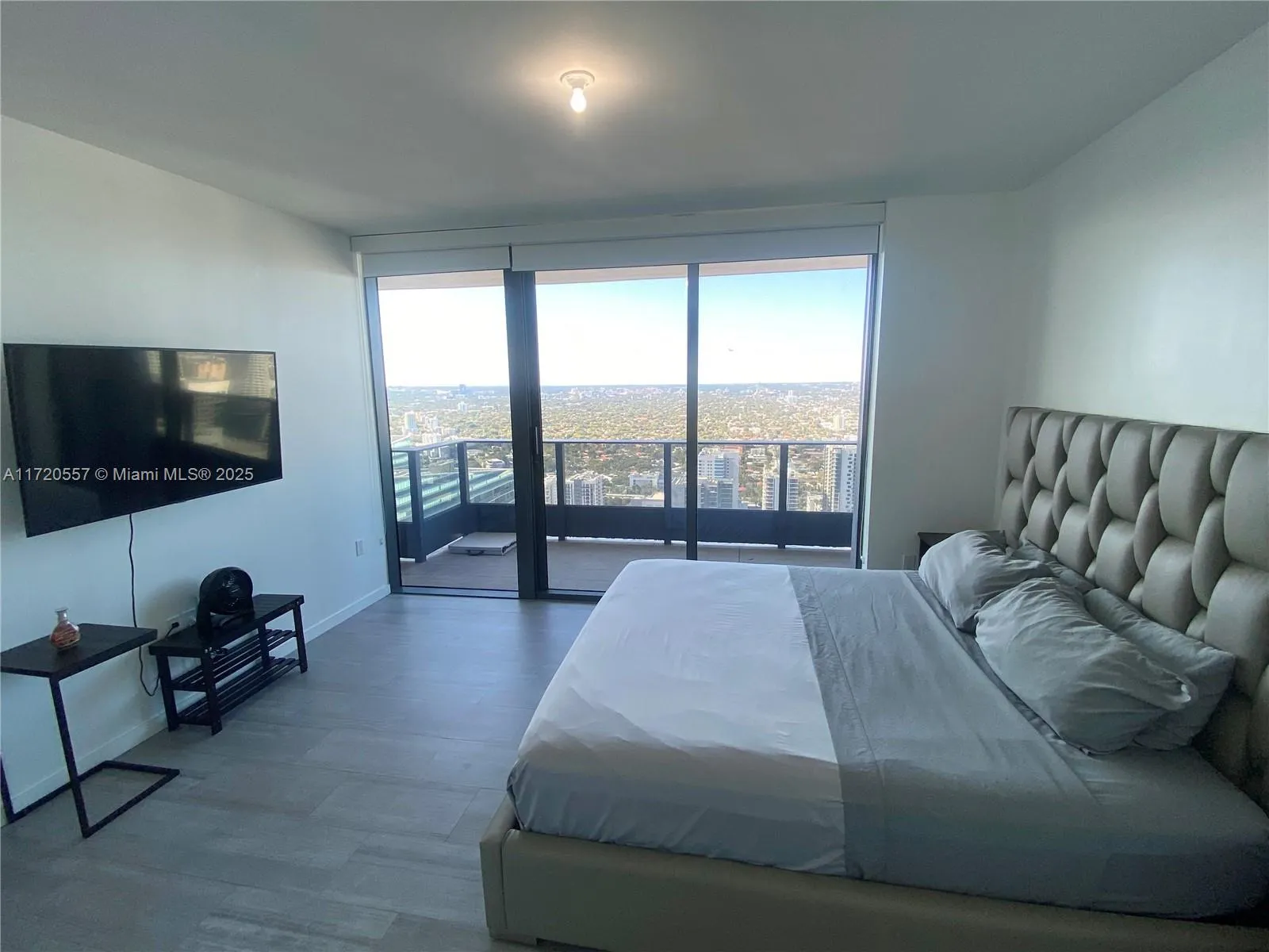 Miami, Florida 33131, United States, 3 Bedrooms Bedrooms, ,4 BathroomsBathrooms,Residential,Active,21098