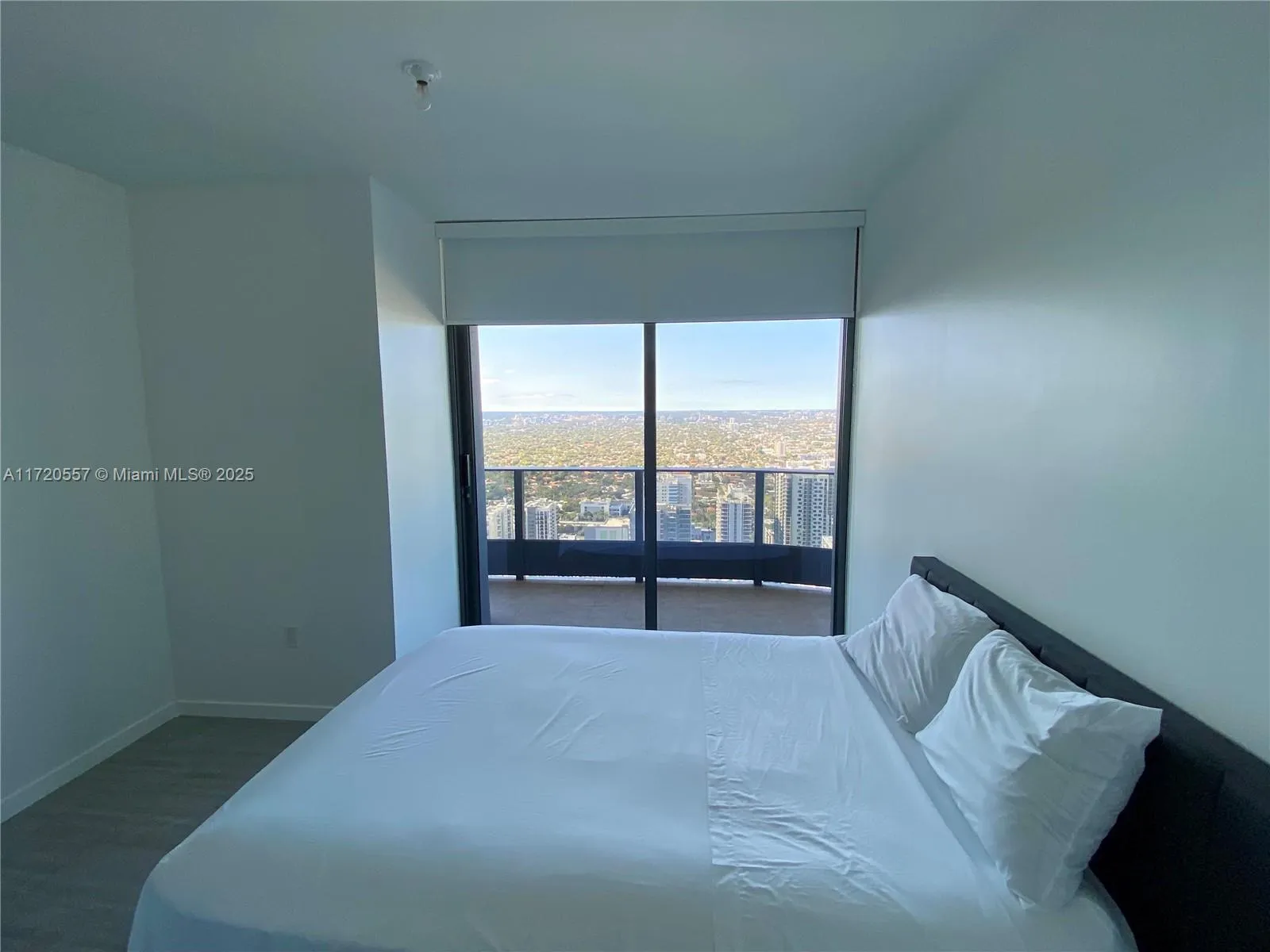 Miami, Florida 33131, United States, 3 Bedrooms Bedrooms, ,4 BathroomsBathrooms,Residential,Active,21098