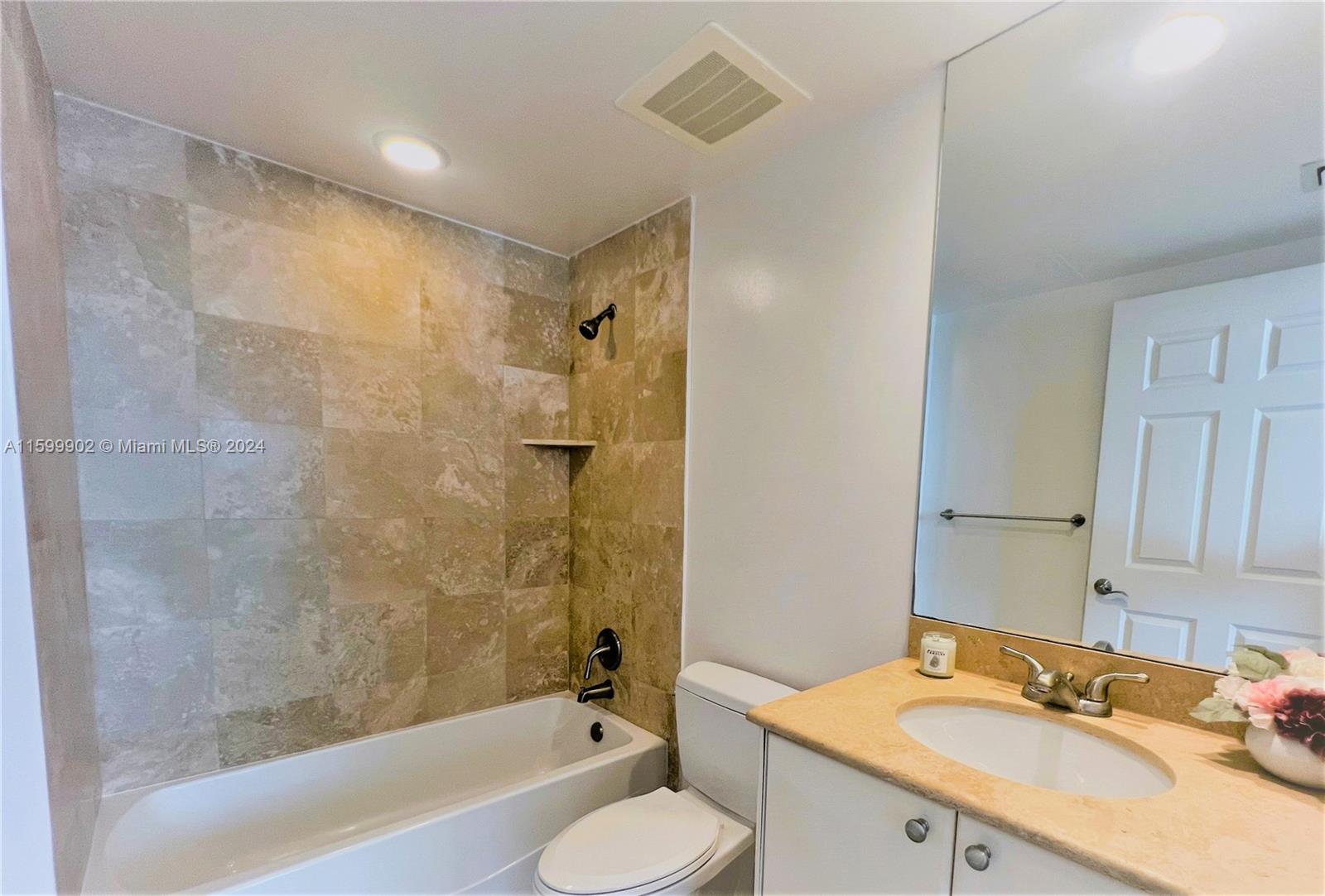 DUO CONDOMINIUM EAST - Residential
