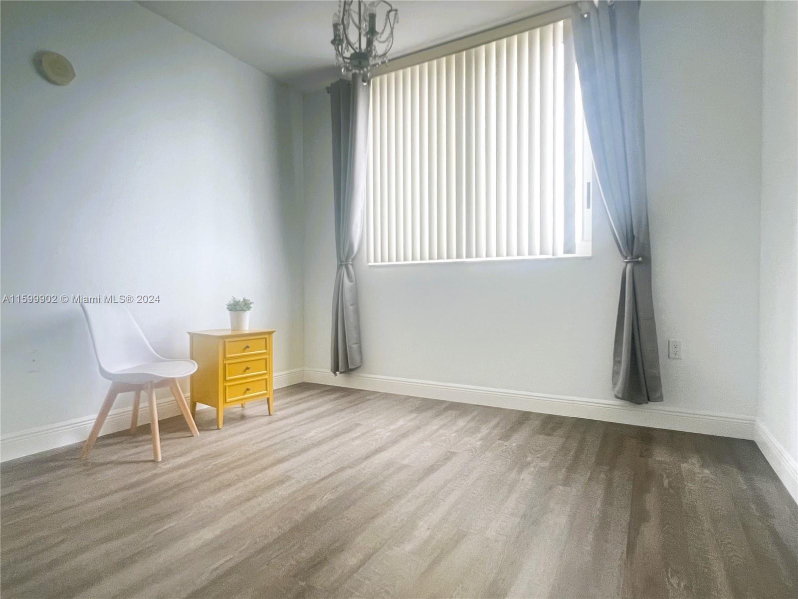 DUO CONDOMINIUM EAST - Residential