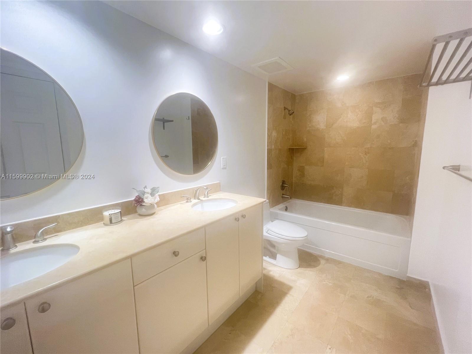 DUO CONDOMINIUM EAST - Residential
