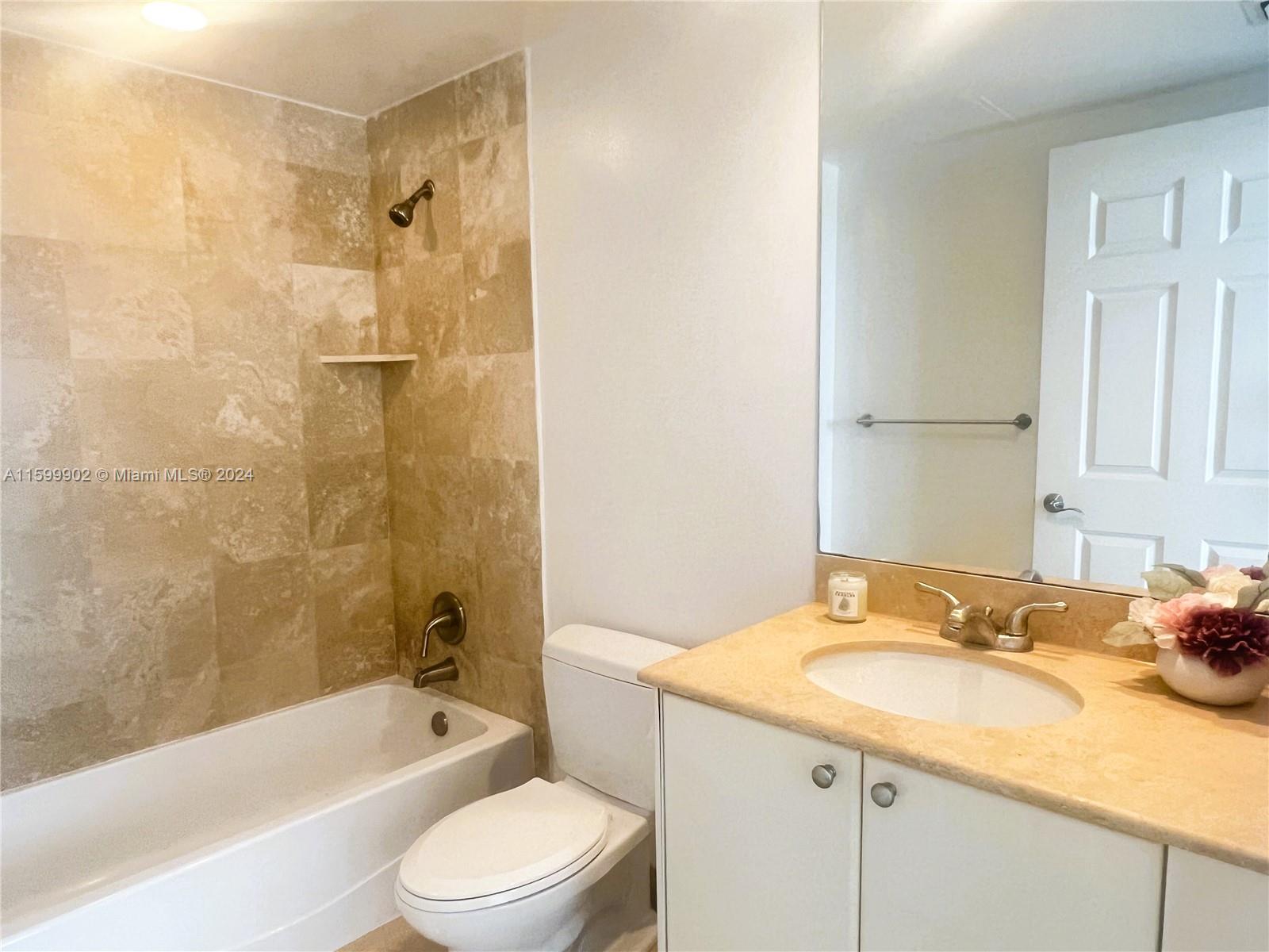 DUO CONDOMINIUM EAST - Residential