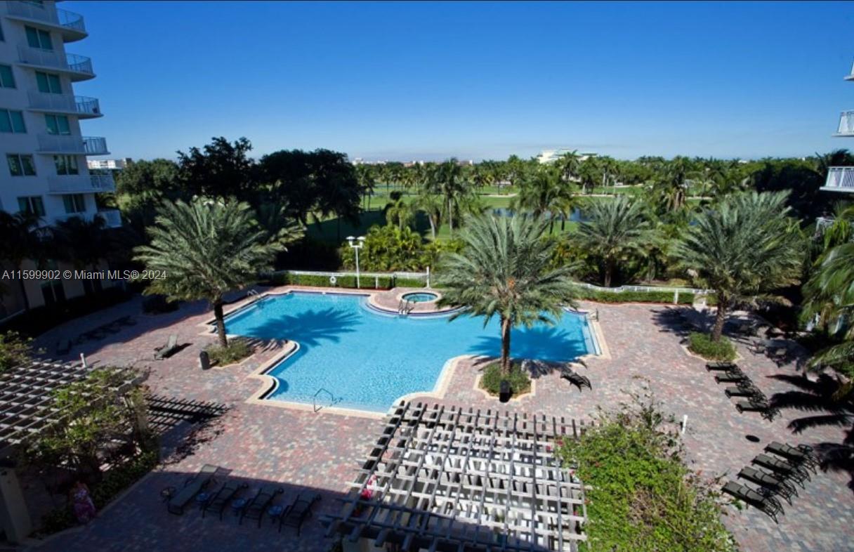 DUO CONDOMINIUM EAST - Residential