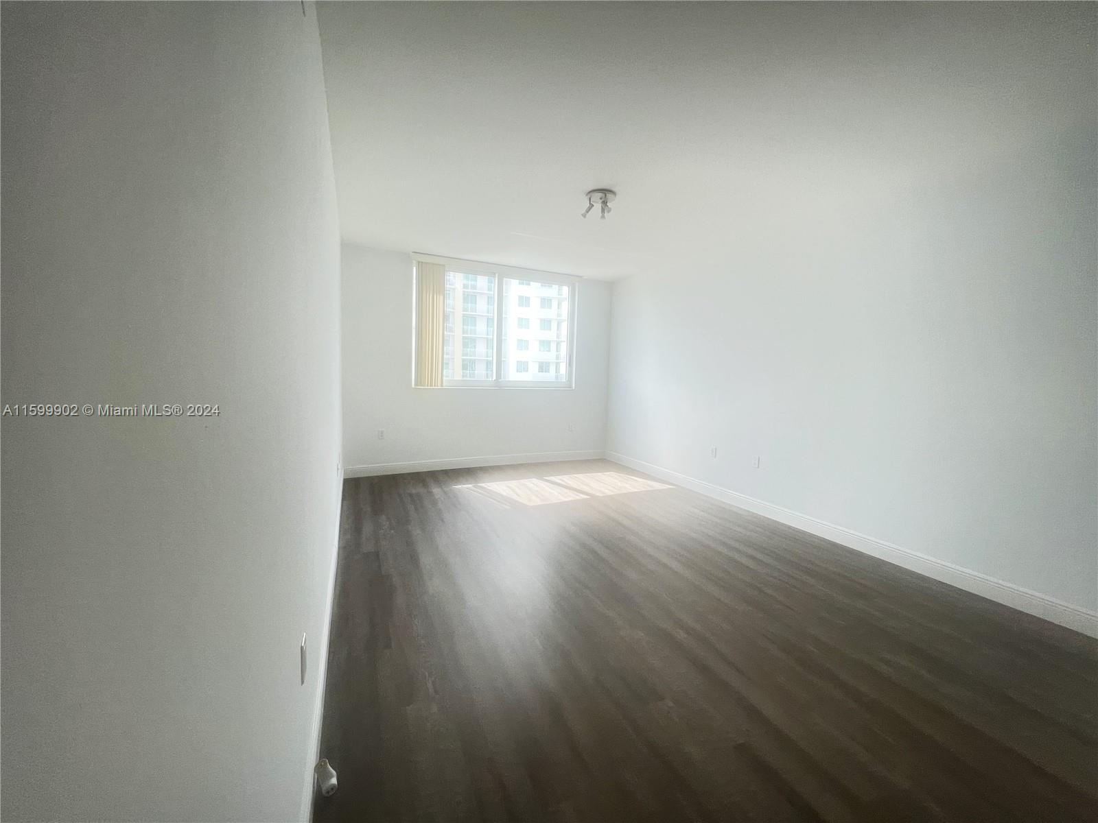 DUO CONDOMINIUM EAST - Residential