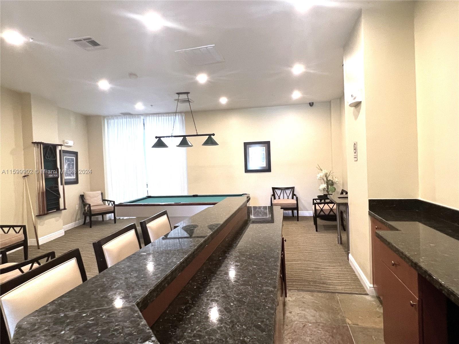 DUO CONDOMINIUM EAST - Residential