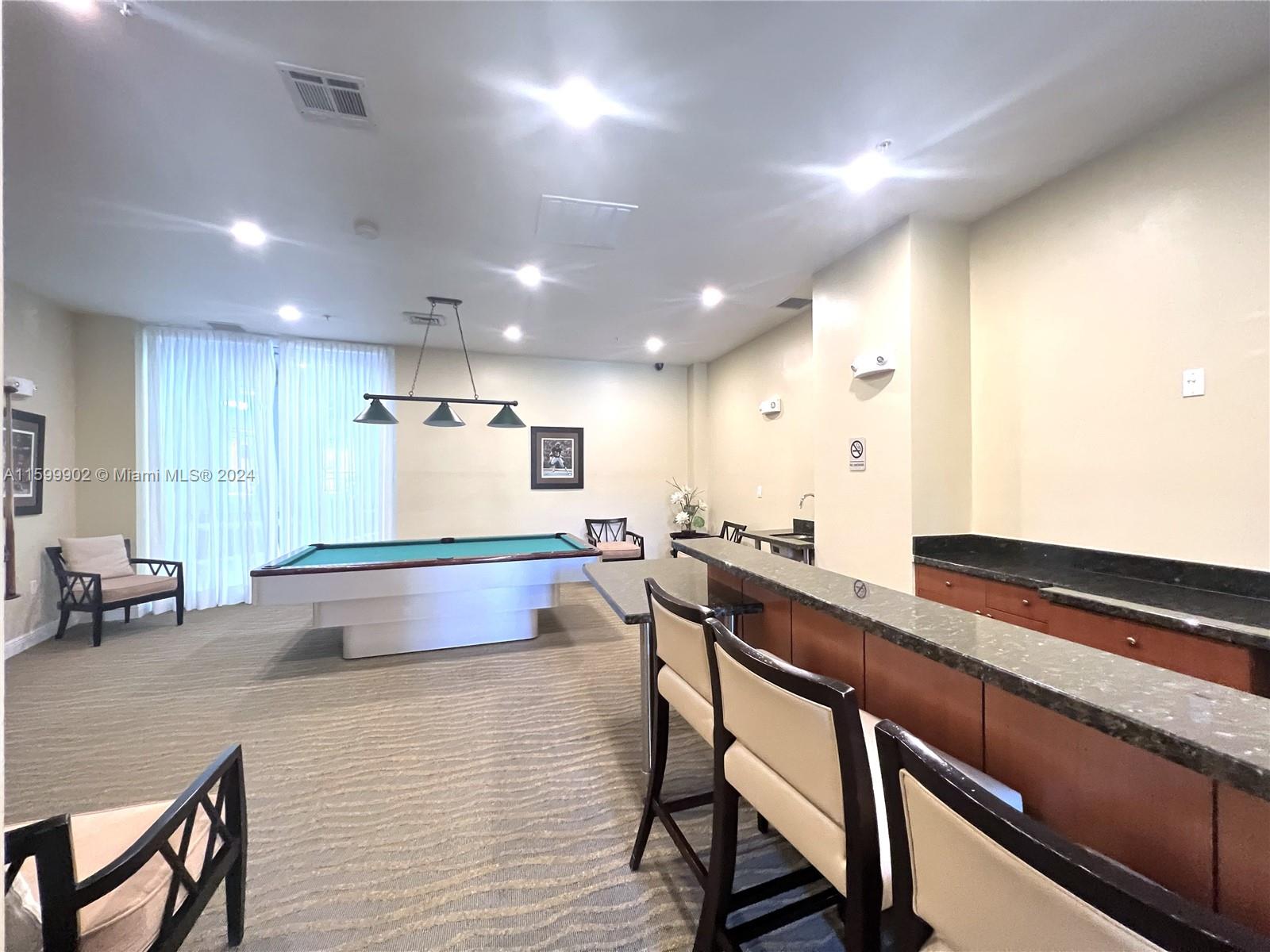 DUO CONDOMINIUM EAST - Residential