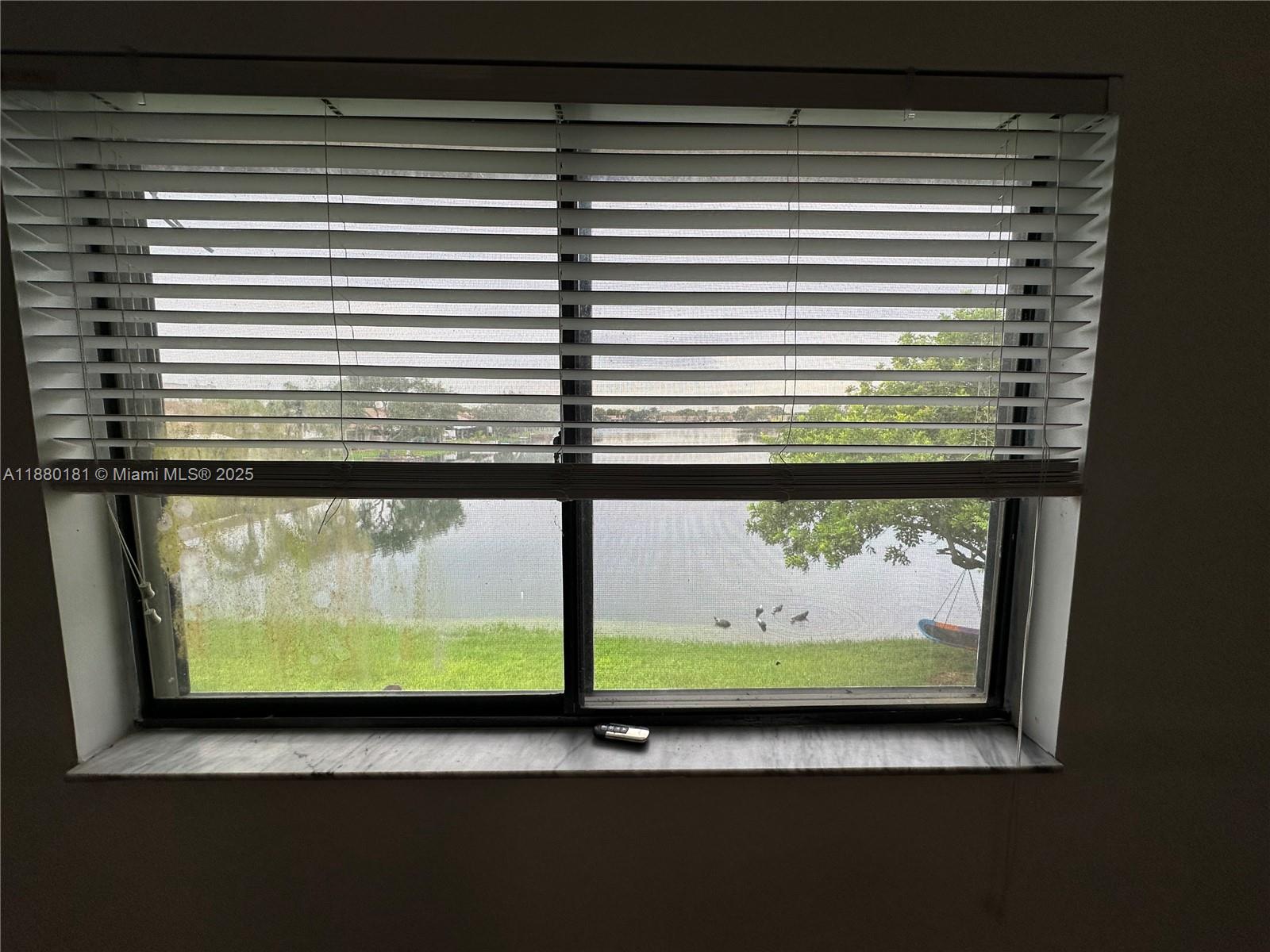 TWIN LAKE GARDENS - Residential Lease