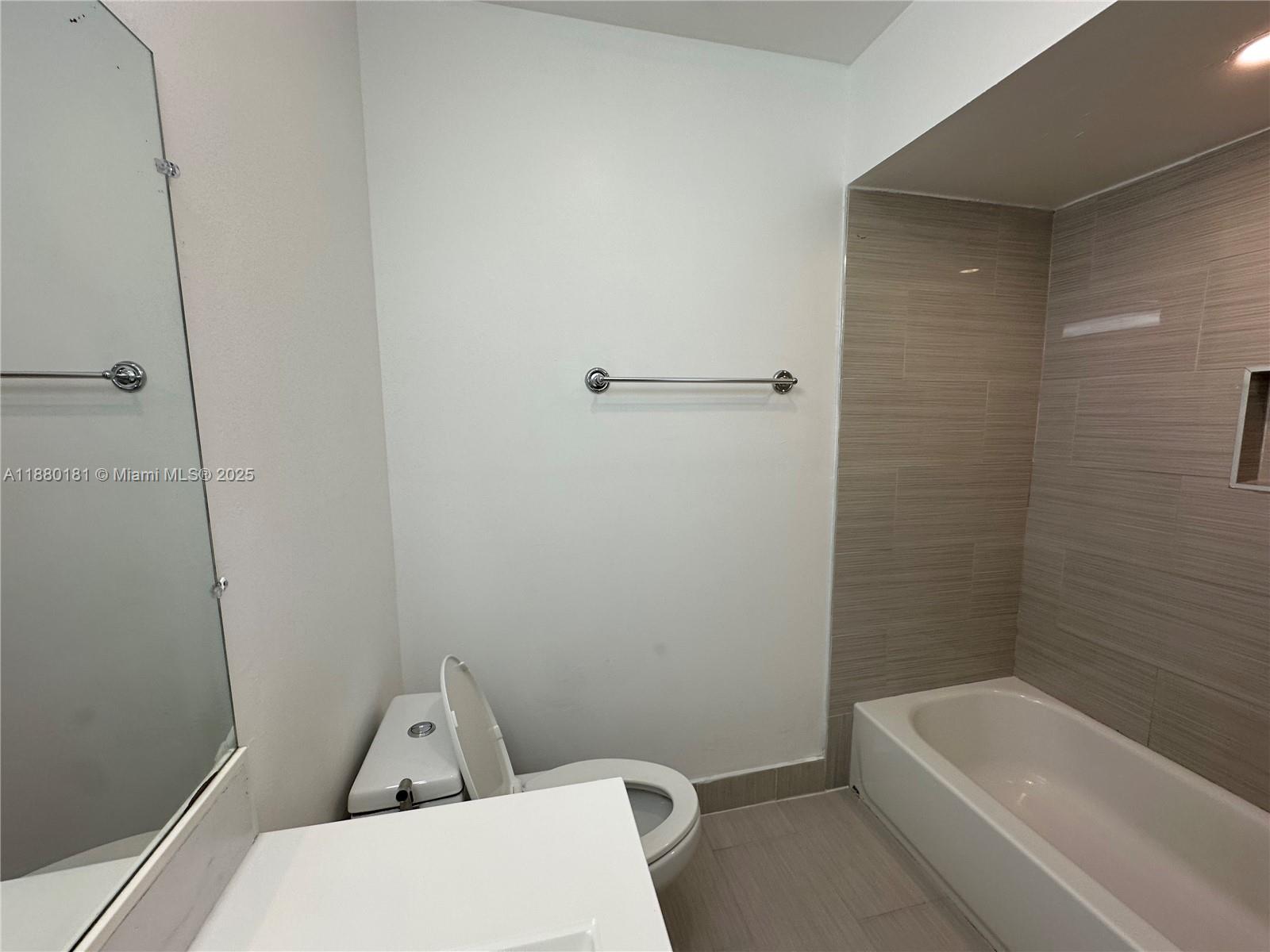 TWIN LAKE GARDENS - Residential Lease