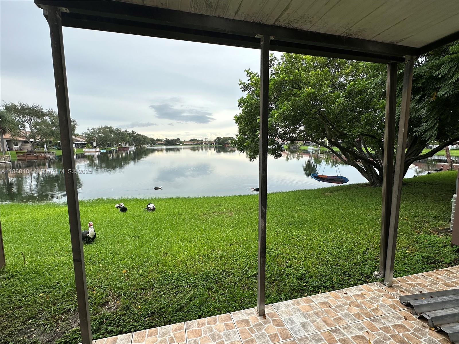 TWIN LAKE GARDENS - Residential Lease