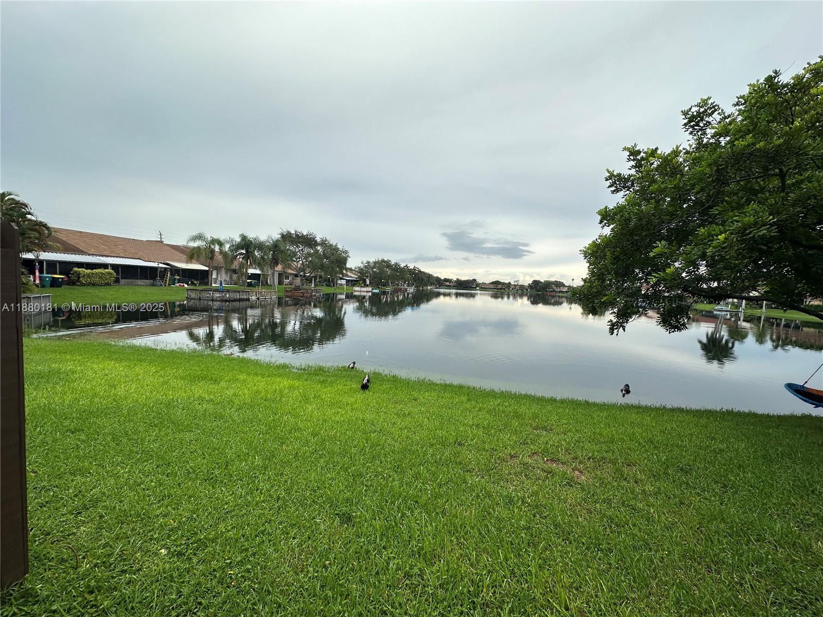 TWIN LAKE GARDENS - Residential Lease