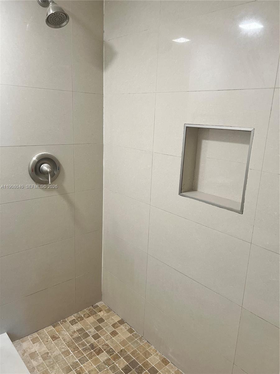 WELLEBY TOWNHOME 1 CONDO - Residential