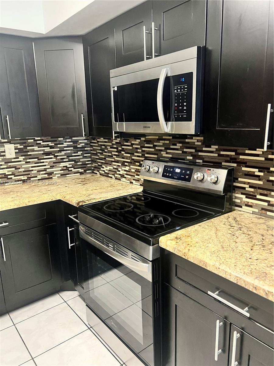 WELLEBY TOWNHOME 1 CONDO - Residential