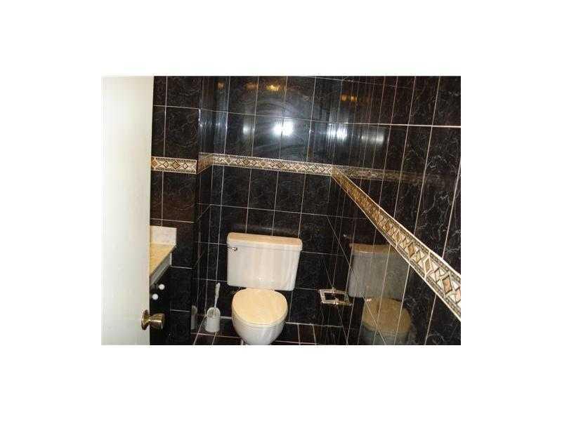 WILSHIRE CONDO - Residential Lease