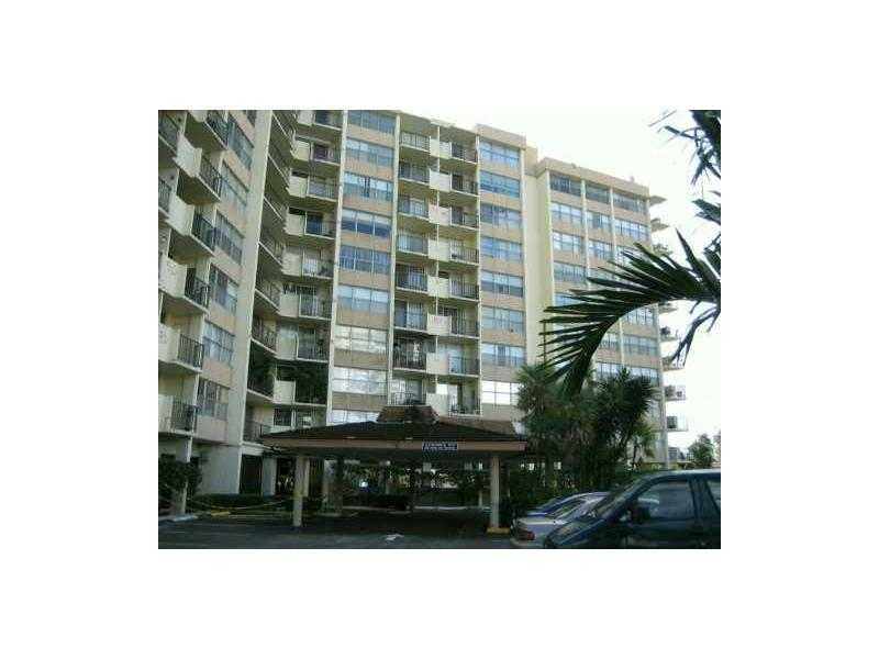 GREAT LOCATION. CLOSE TO SHOPPING,PUBLIC TRANSPORTATION AND HOUSES OF WORSHIP. 15 MINUTES TO THE BEACH. 1 BEDROOM 1 BATH. UPDATED KITCHEN AND BATH. BEAUTIFUL SECURE LOBBY. LAKE​​‌​​​​‌​‌​​​‌‌​​​‌‌‌​​‌​​‌‌​​​​ VIEW.