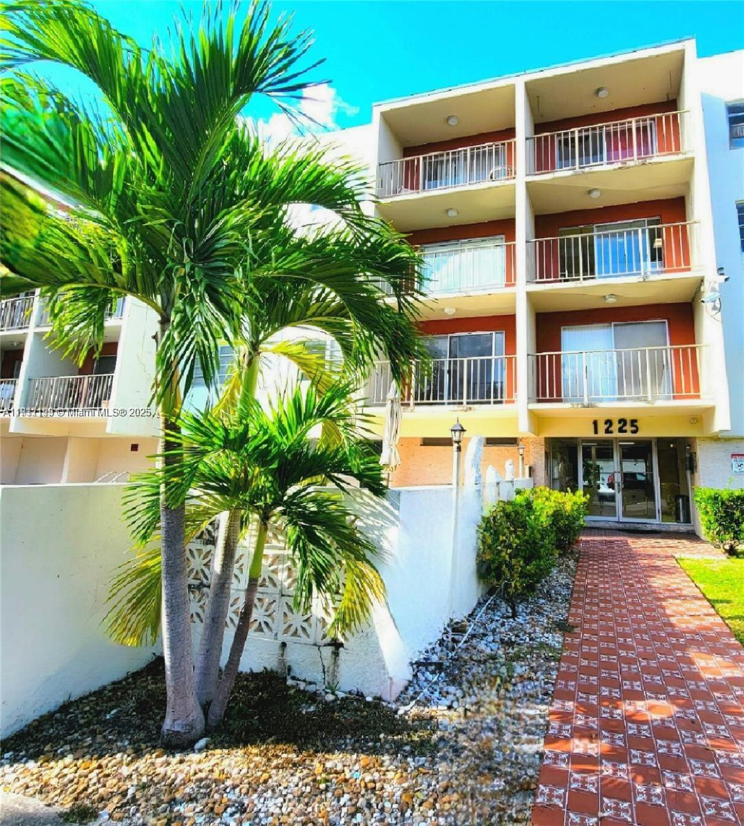WINDWARD CONDO - Residential Lease