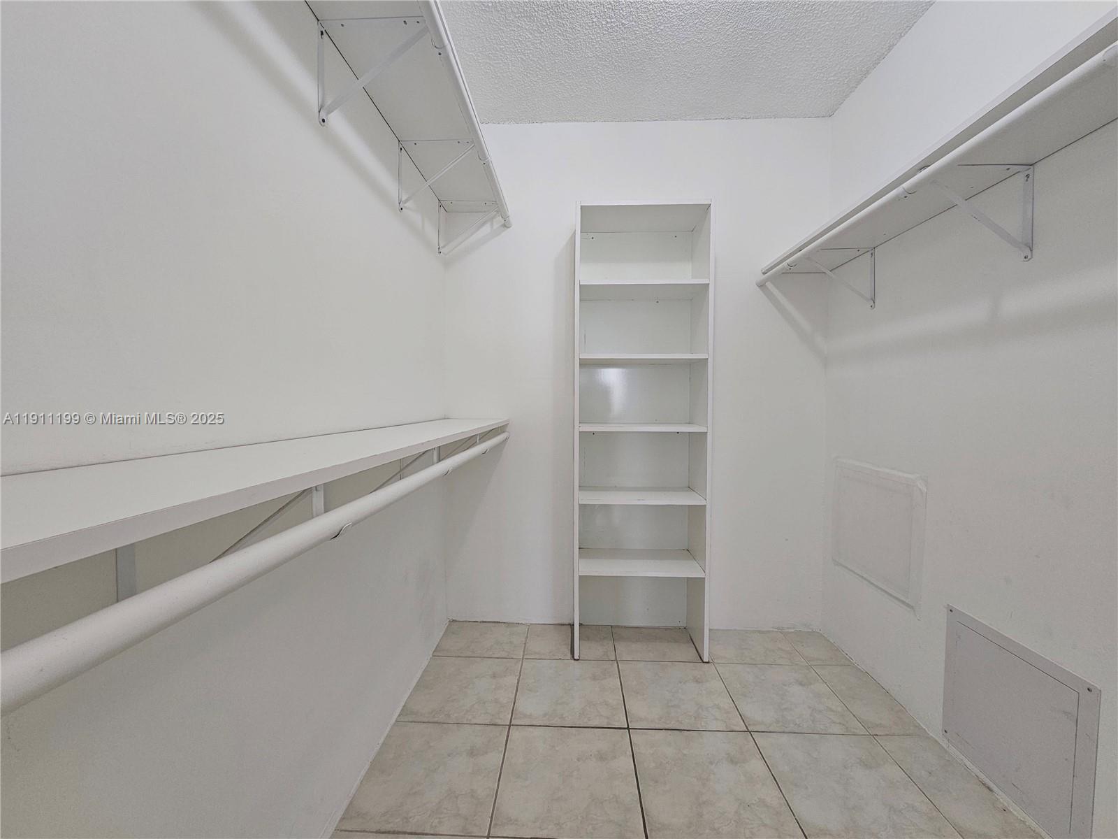 WINDWARD CONDO - Residential Lease