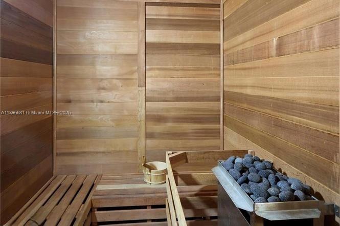 THE NATIONAL - Residential Lease