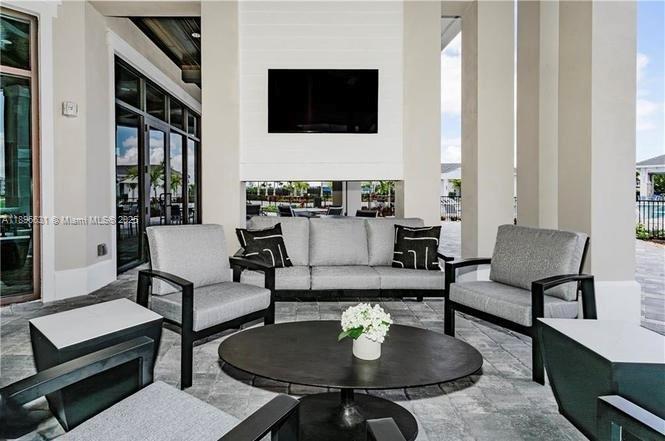 THE NATIONAL - Residential Lease