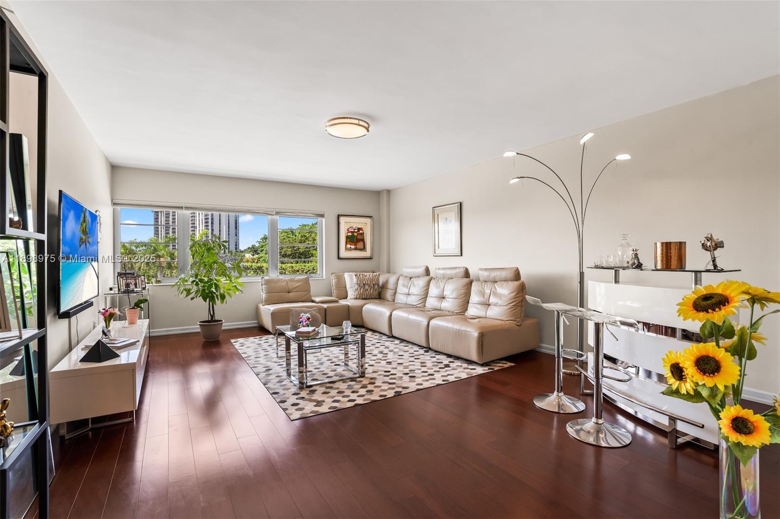 THE SHORES CONDOMINIUM - Residential