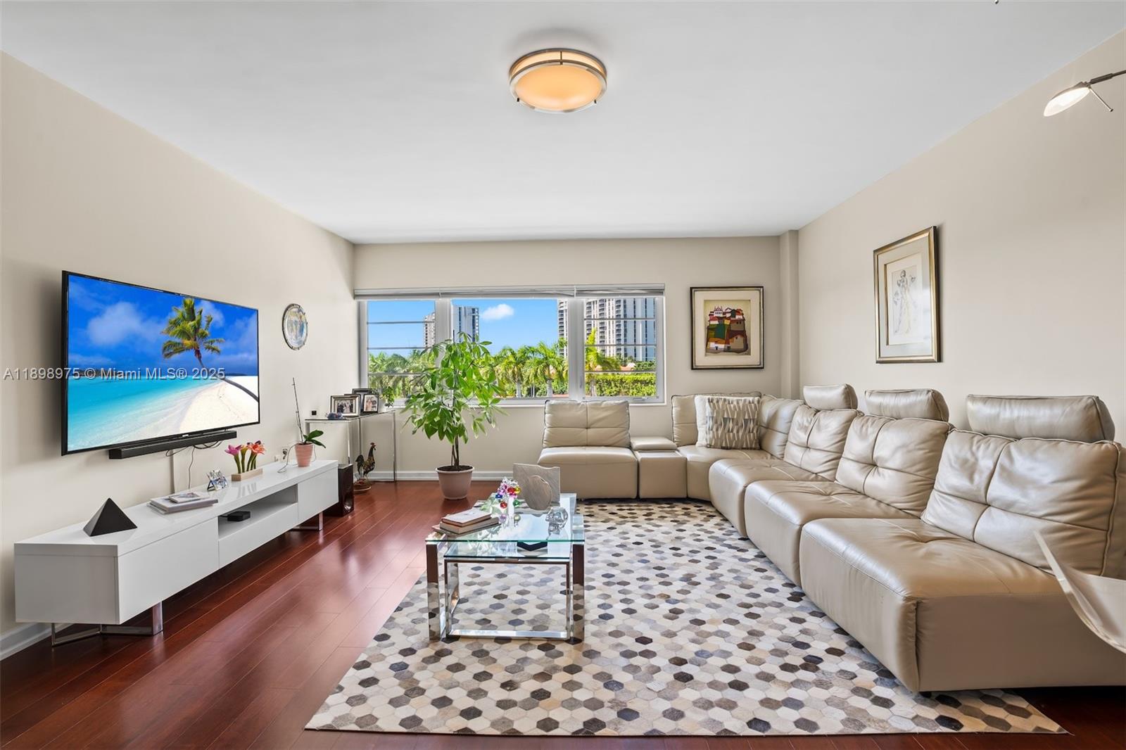 THE SHORES CONDOMINIUM - Residential