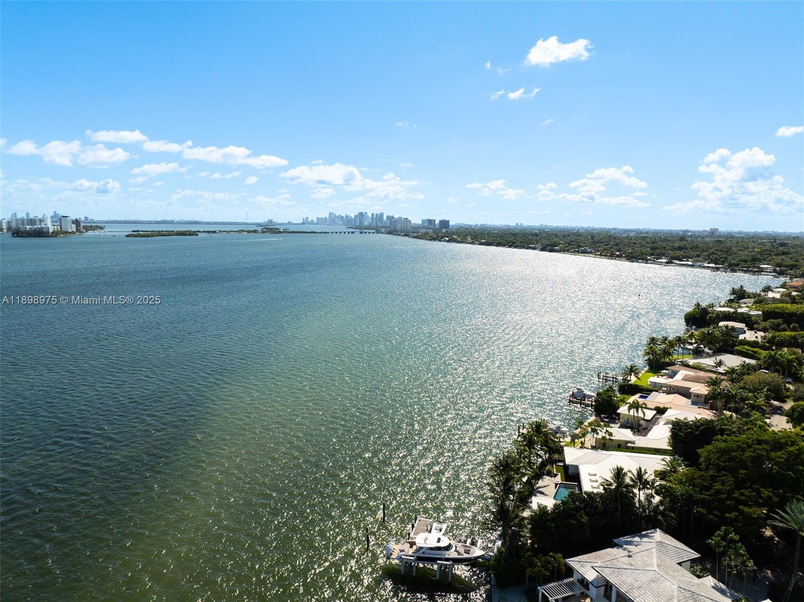 THE SHORES CONDOMINIUM - Residential