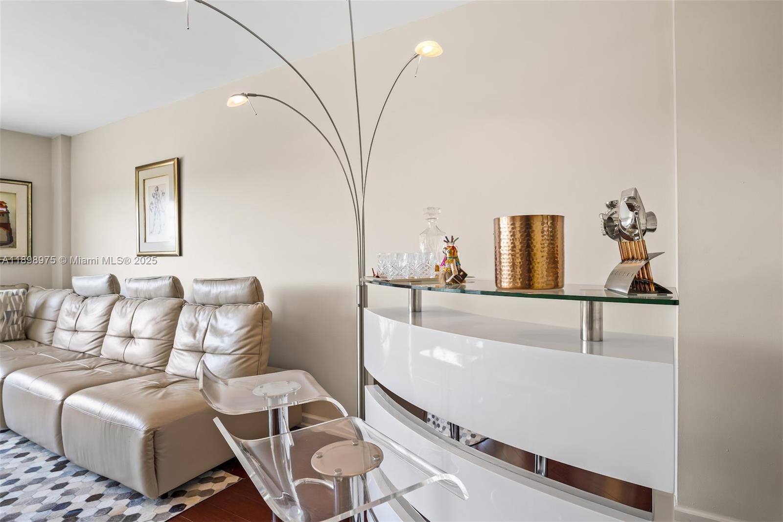 THE SHORES CONDOMINIUM - Residential