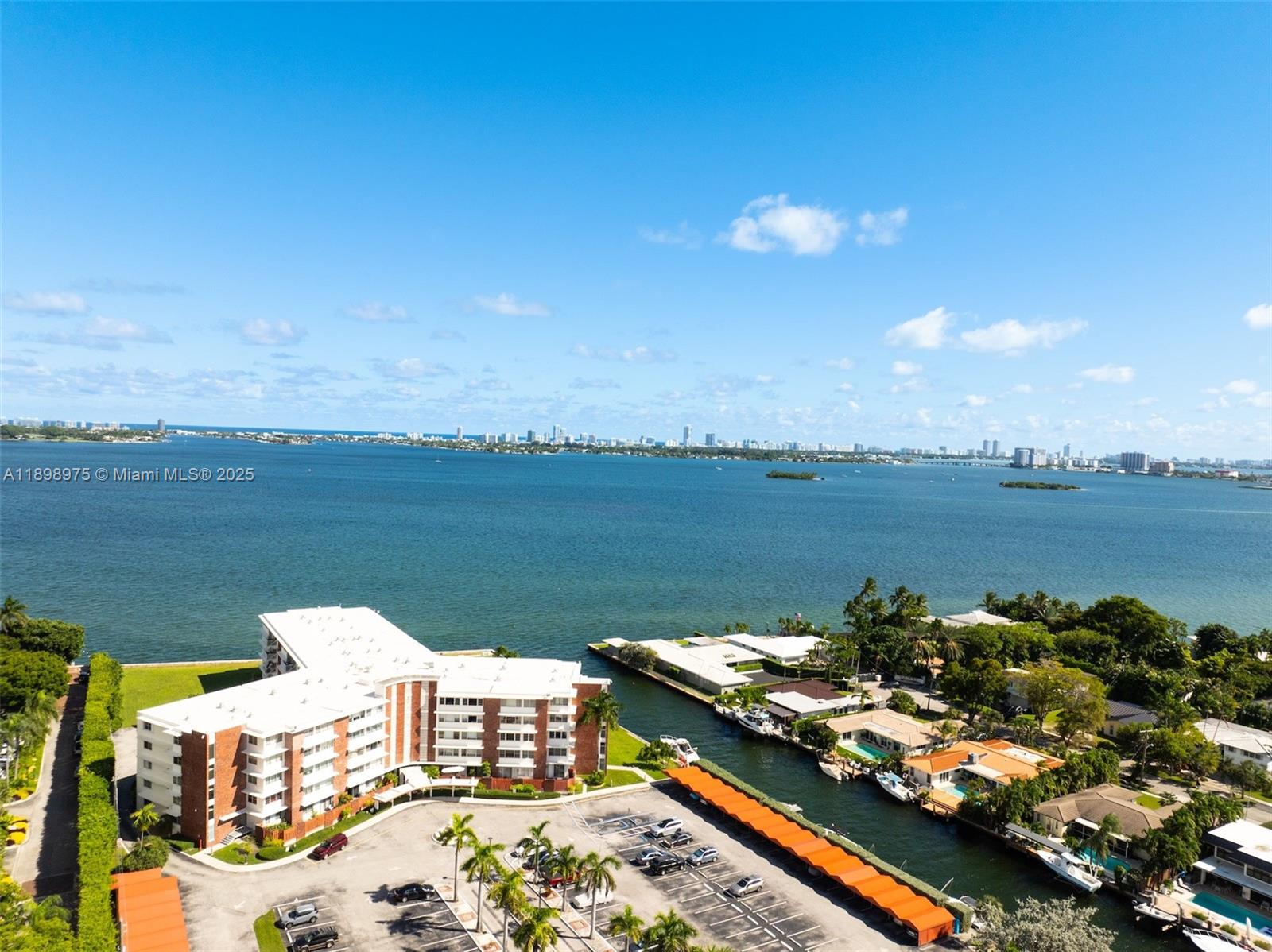 THE SHORES CONDOMINIUM - Residential