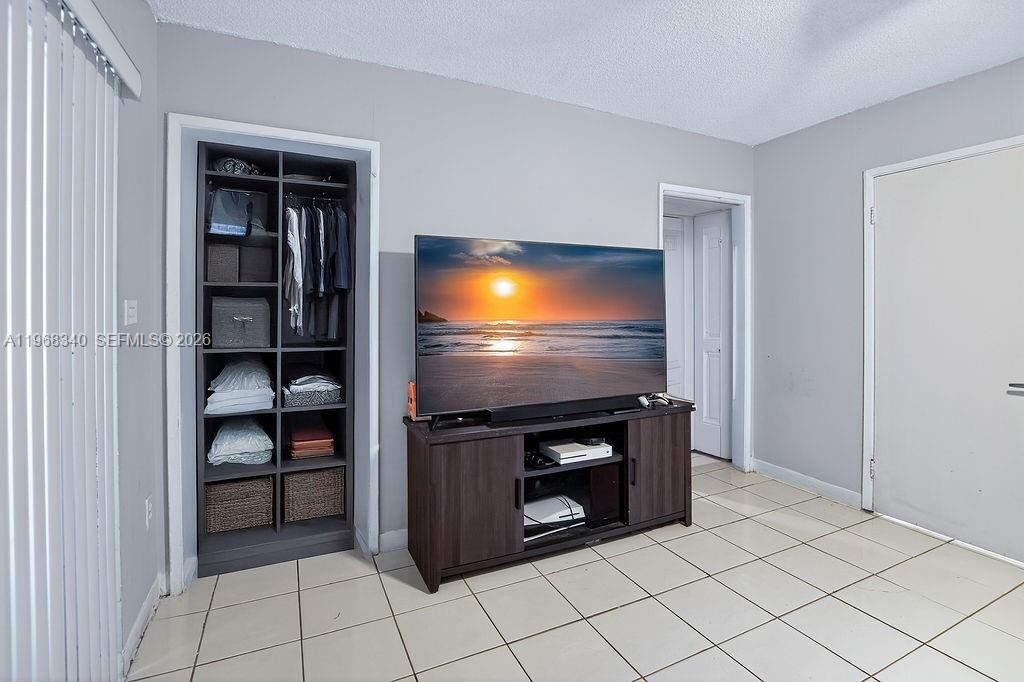 RO-MONT SOUTH CONDO J - Residential