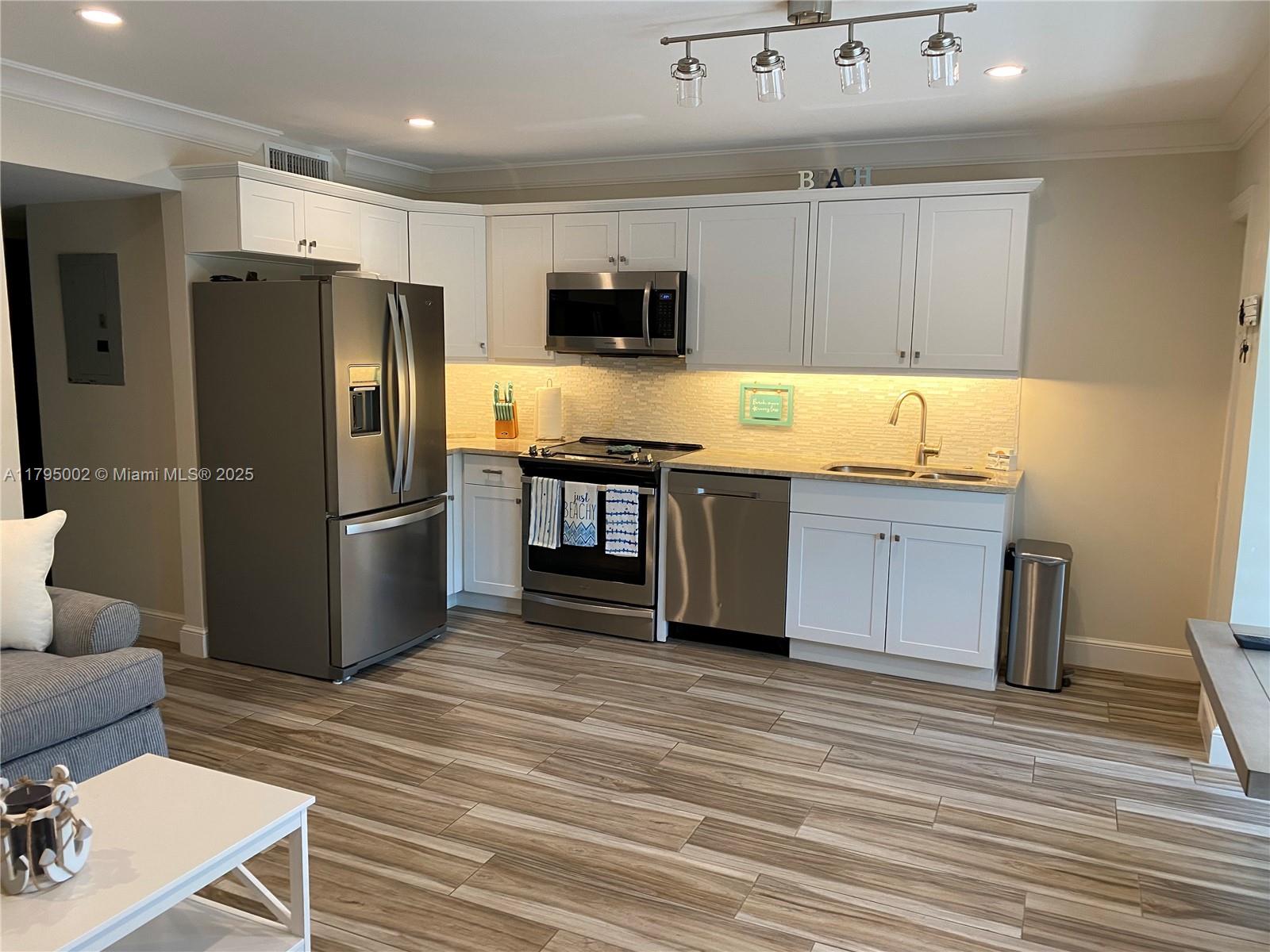 11000 S Ocean Dr 211