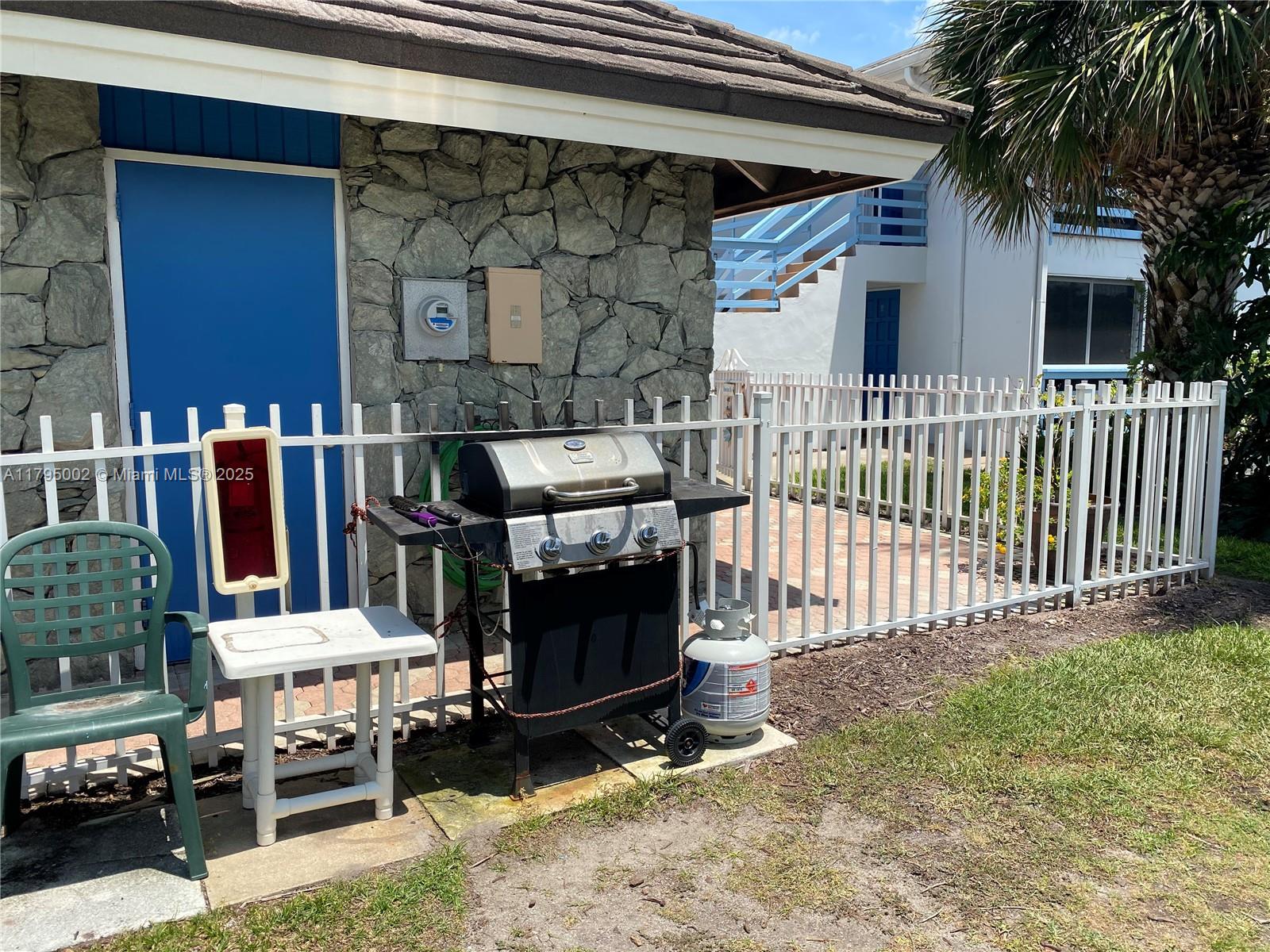 VILLA DEL SOL CONDOMINIUM - Residential