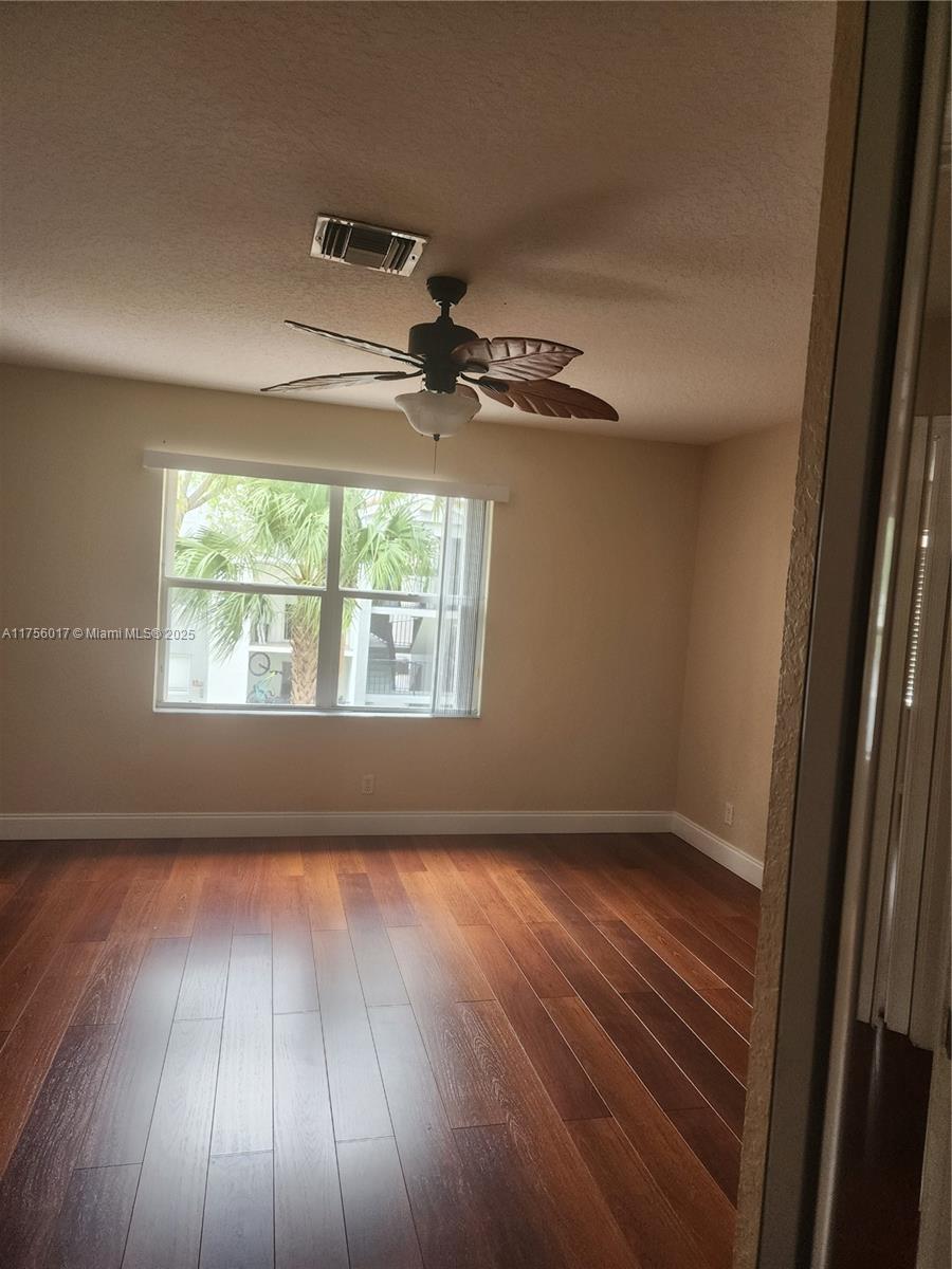 HILLSBORO COUNTRY CLUB - Residential Lease