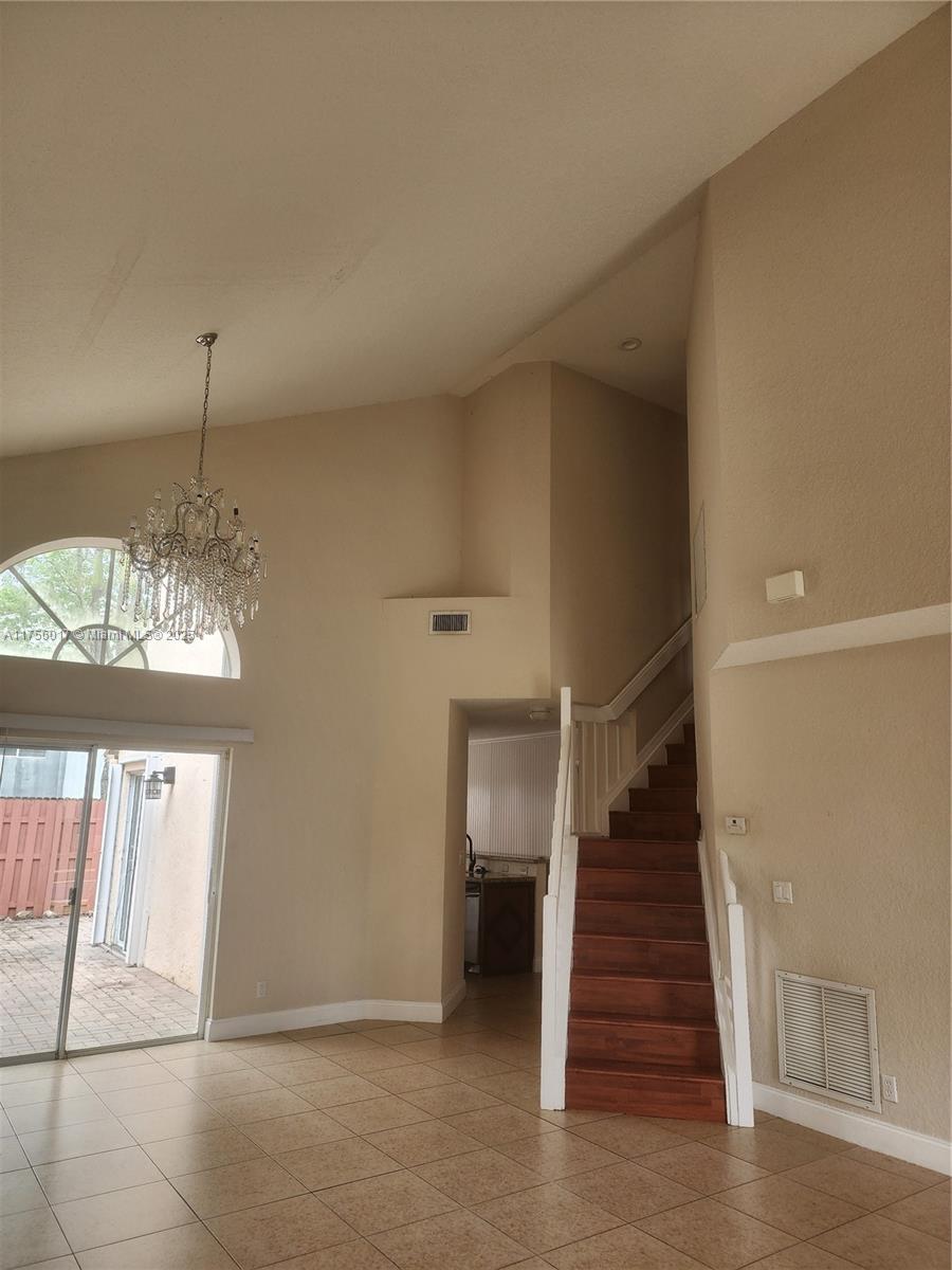 HILLSBORO COUNTRY CLUB - Residential Lease