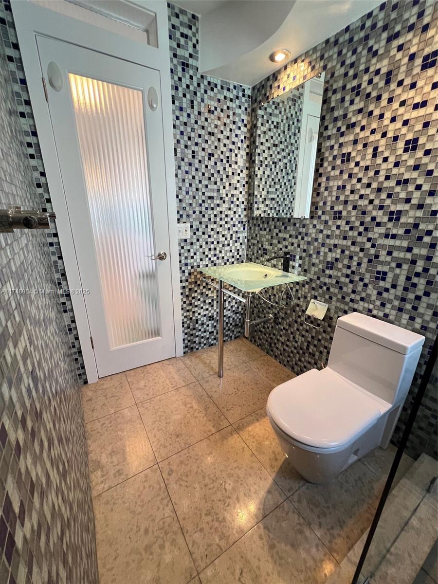 GOLDEN HOUSE CONDO - Residential