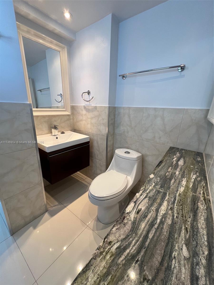 GOLDEN HOUSE CONDO - Residential