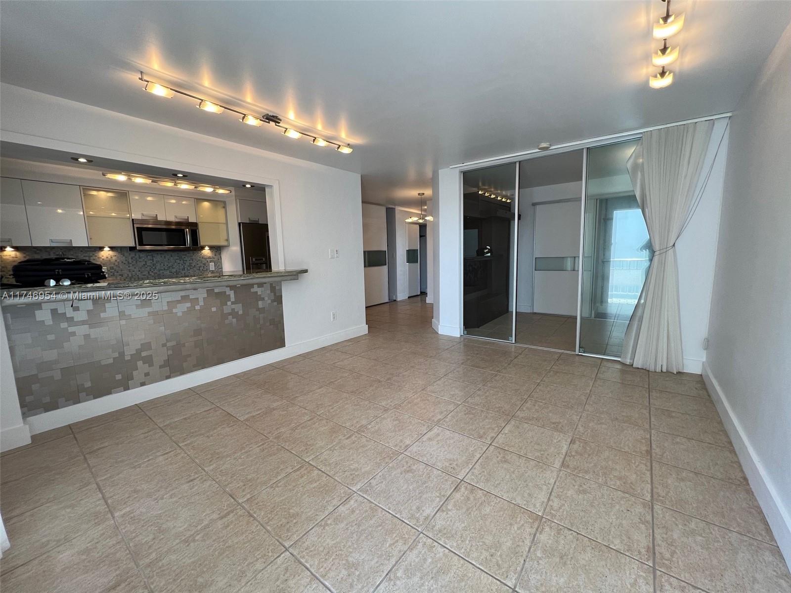 GOLDEN HOUSE CONDO - Residential