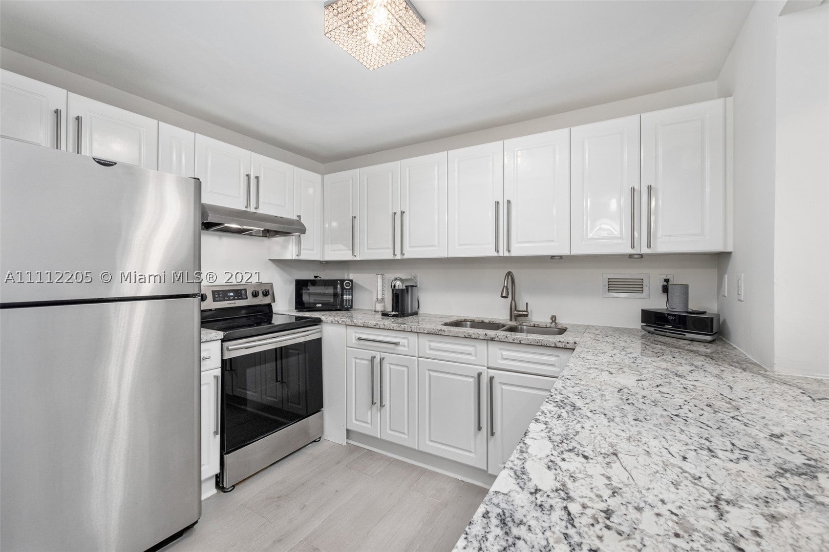 2301 Collins Ave 328
