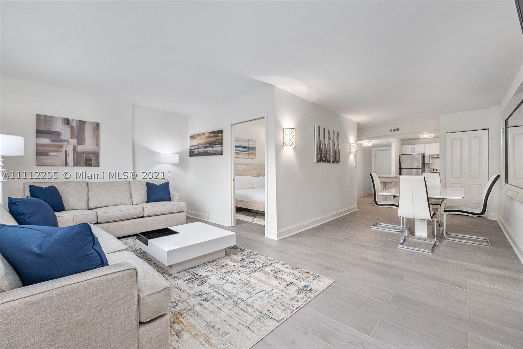 2301 Collins Ave 328
