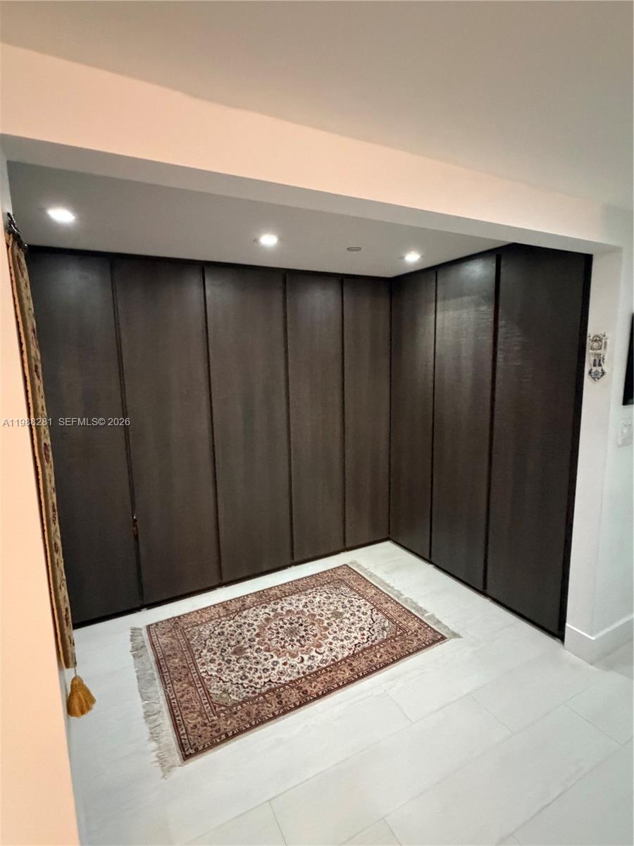 BRISTOL TOWER CONDO - Residential