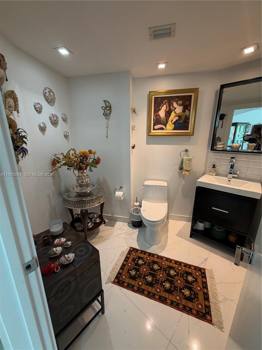 BRISTOL TOWER CONDO - Residential