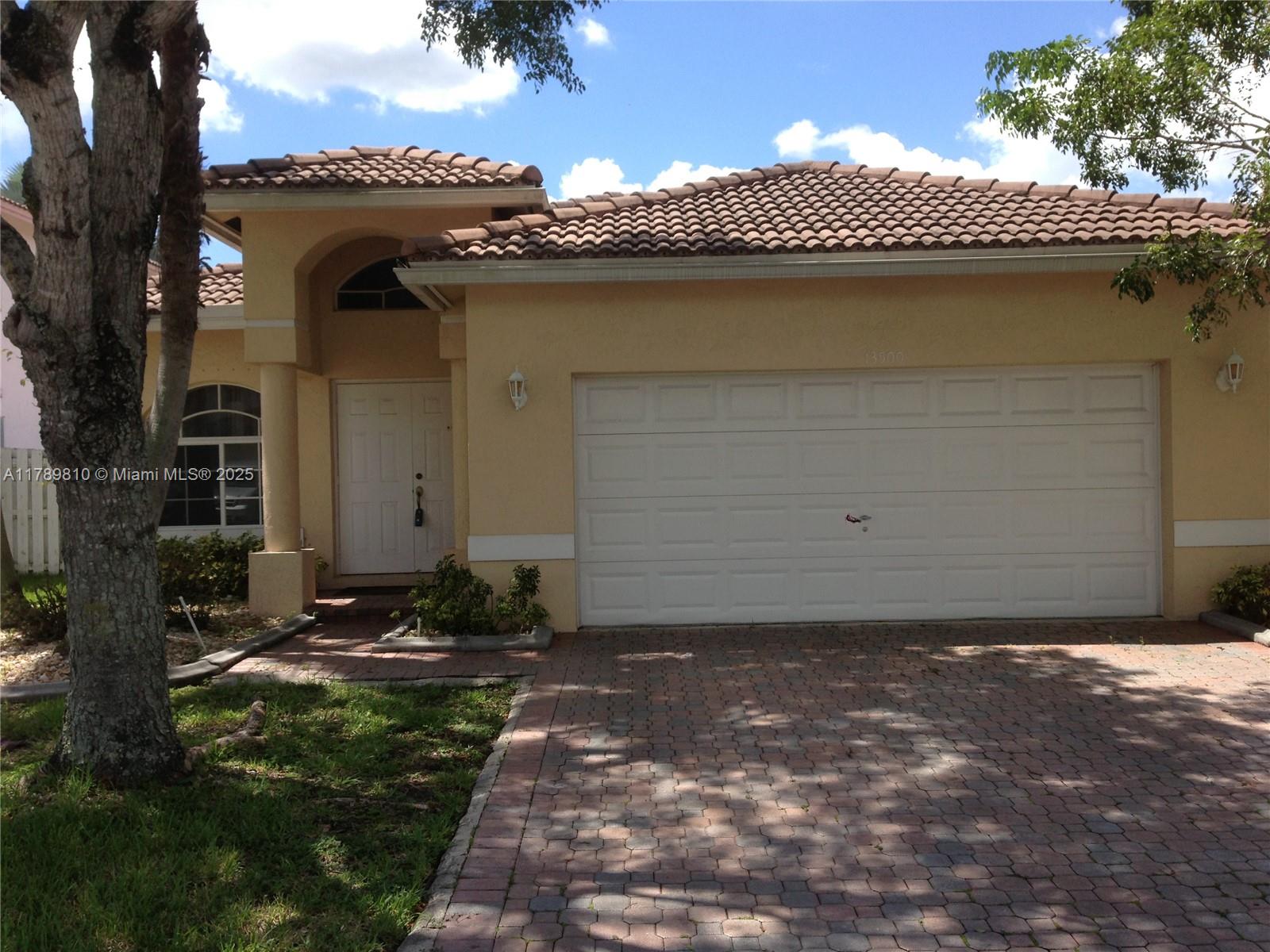 Rental Property at 13500 Nw 7 St, Plantation, Miami-Dade County, Florida - Bedrooms: 3 
Bathrooms: 2  - $3,750 MO.